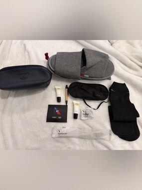 New American Airlines Shinola Flagship Blue Leather  Amenity Kit + Slippers